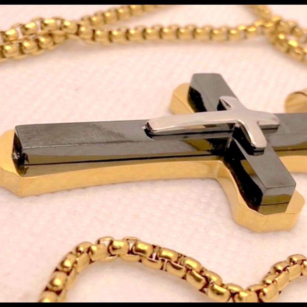Large Cross With Rolo Chain